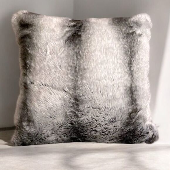 NWOT NEW Aviva Stanoff Grey Faux Fur Luxury Down Pillow 20" x 20" Bloomingdale's - Picture 1 of 4